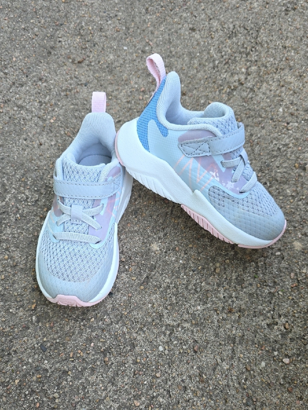 New Balance Rave Run v2 Bungee Lace With Top Strap